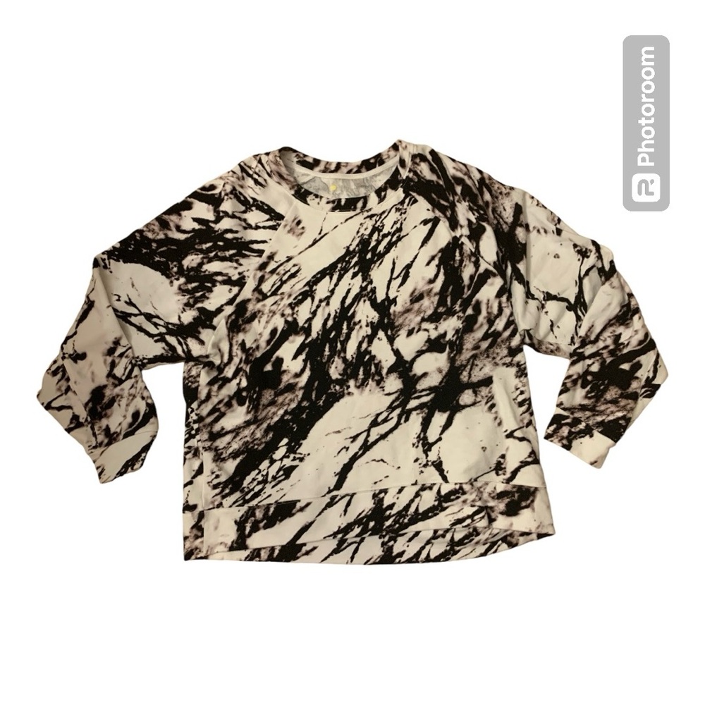 Zella Black/White Sweater Sz. XL